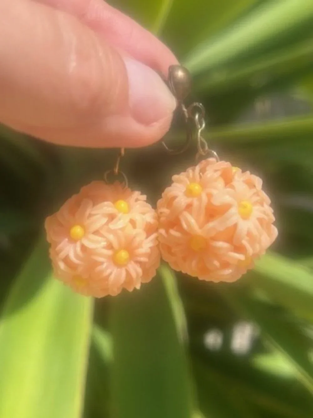 DAISY Peach/Yellow Resin Ball MOD Dangle EARRINGS